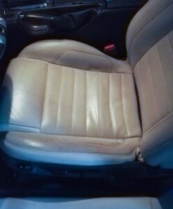 Ford Mustang 2010 2014 GT S197 II funda de asiento de repuesto de cuero perforado beige OEM Después de la foto 1