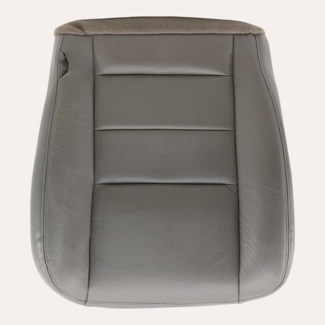 Ford F250 F350 2002-2007 (Crew Cab) - Exakt matchande ersättningsöverdrag för säten (perforerat läder)